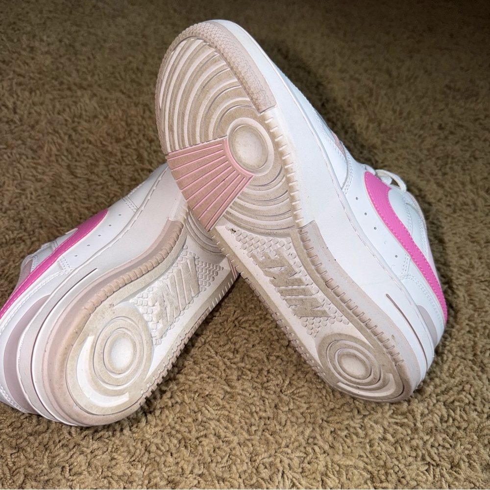 Women’s Nike Gamma Force Playful Pink Size 8 - Picture 7 of 8